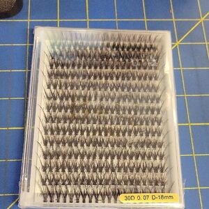 Lash Clusters, specifically labeled as "30D 0.07 D-18mm," New Sealed Package